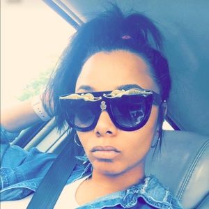 Meet your Posher, Leighanne